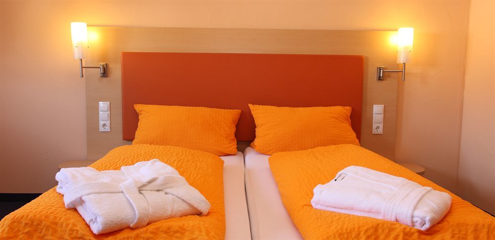 Hotel Linde Pfalz Silz  Esterno foto
