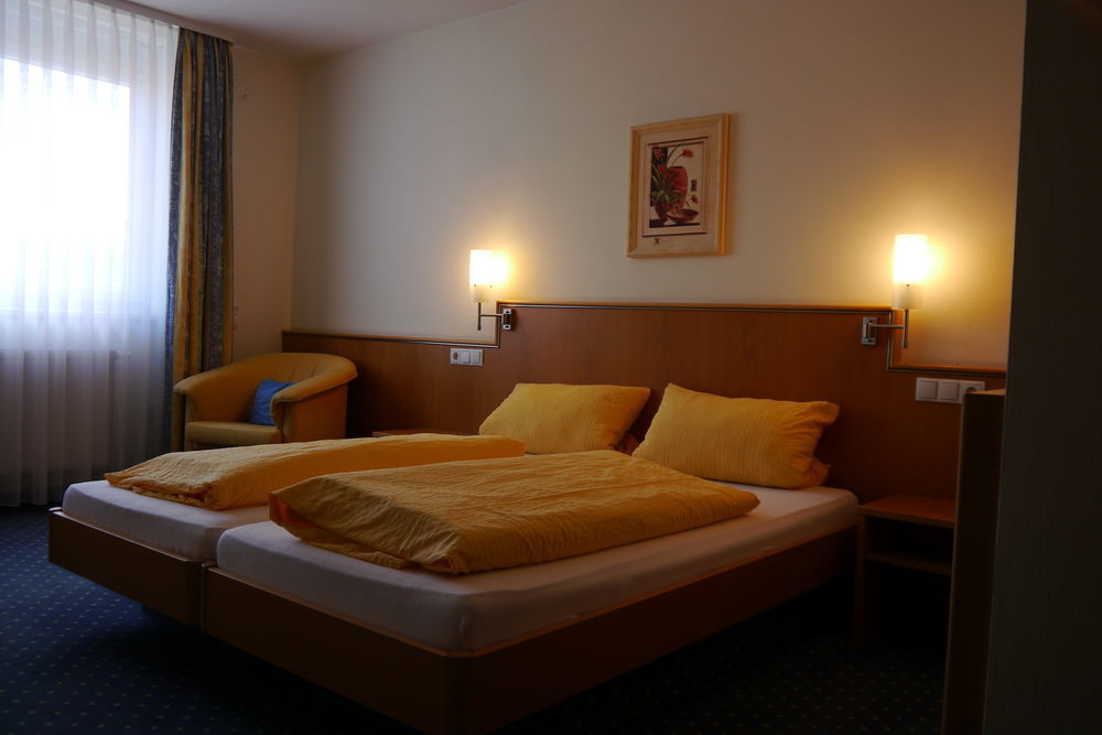 Hotel Linde Pfalz Silz  Esterno foto