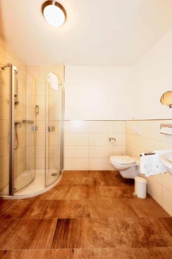 Hotel Linde Pfalz Silz  Esterno foto