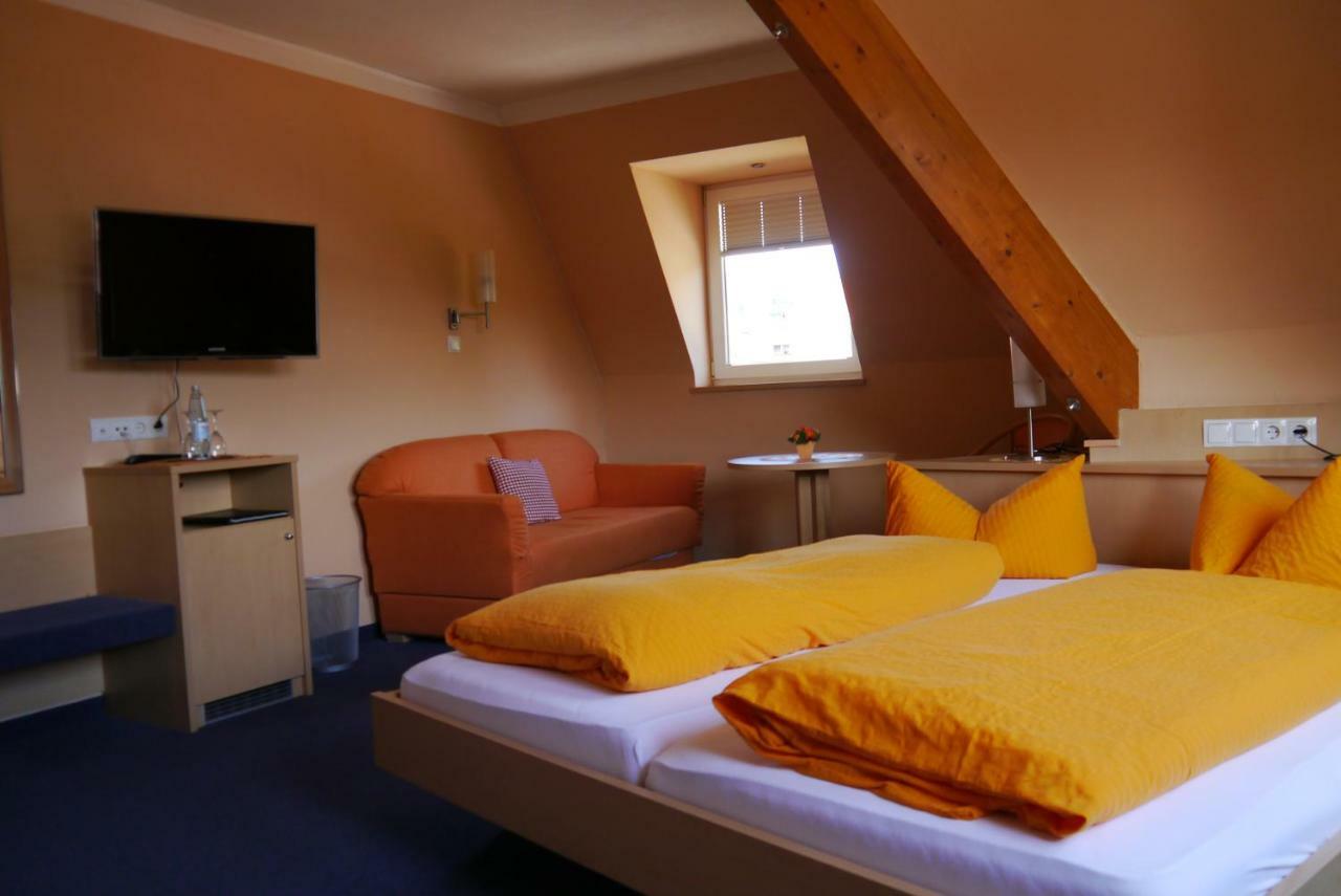 Hotel Linde Pfalz Silz  Esterno foto
